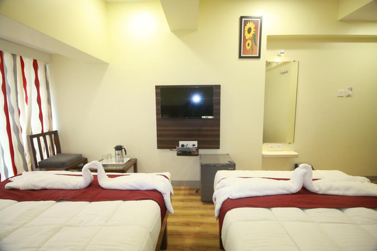 Hotel Alfa International Near Nanavati Hospital Mumbai Near Airport Mumbai Near Juhu Beach Exterior photo